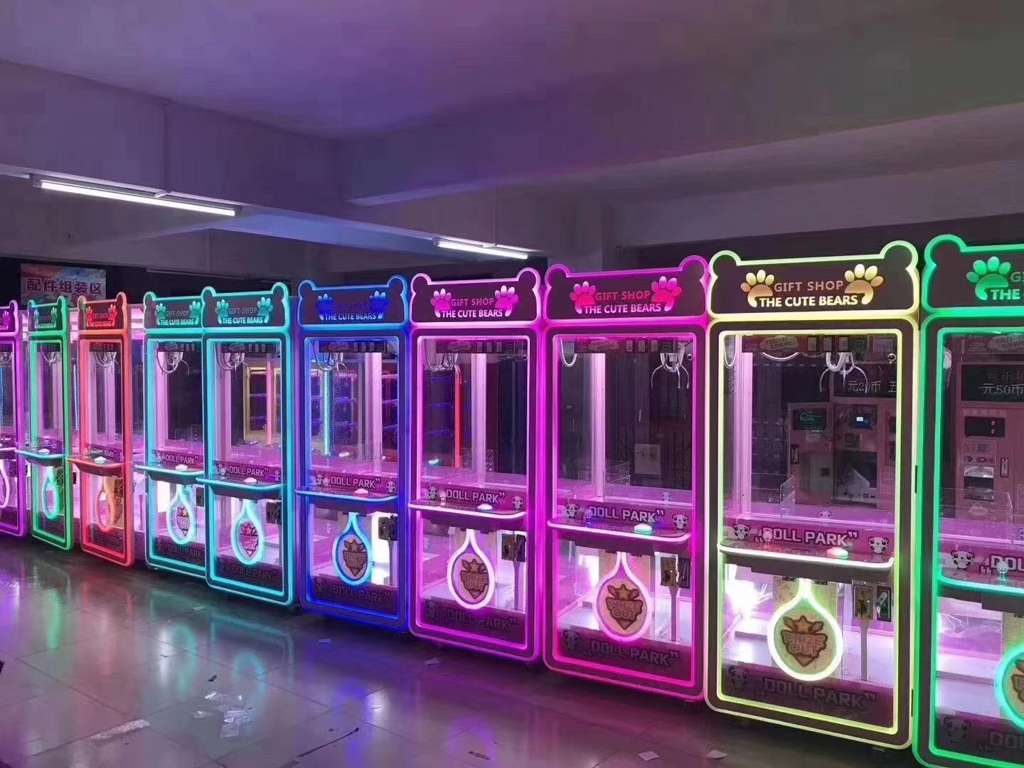 新款豪华英伦风娃娃机 抓礼品游戏机厂家直供 